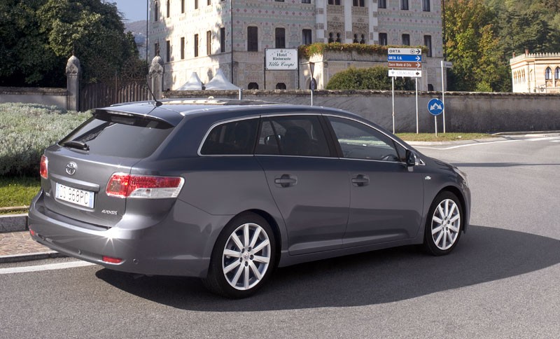 Toyota Avensis: Ceny w Niemczech od 22 700 euro (ok. 88 250 zł)