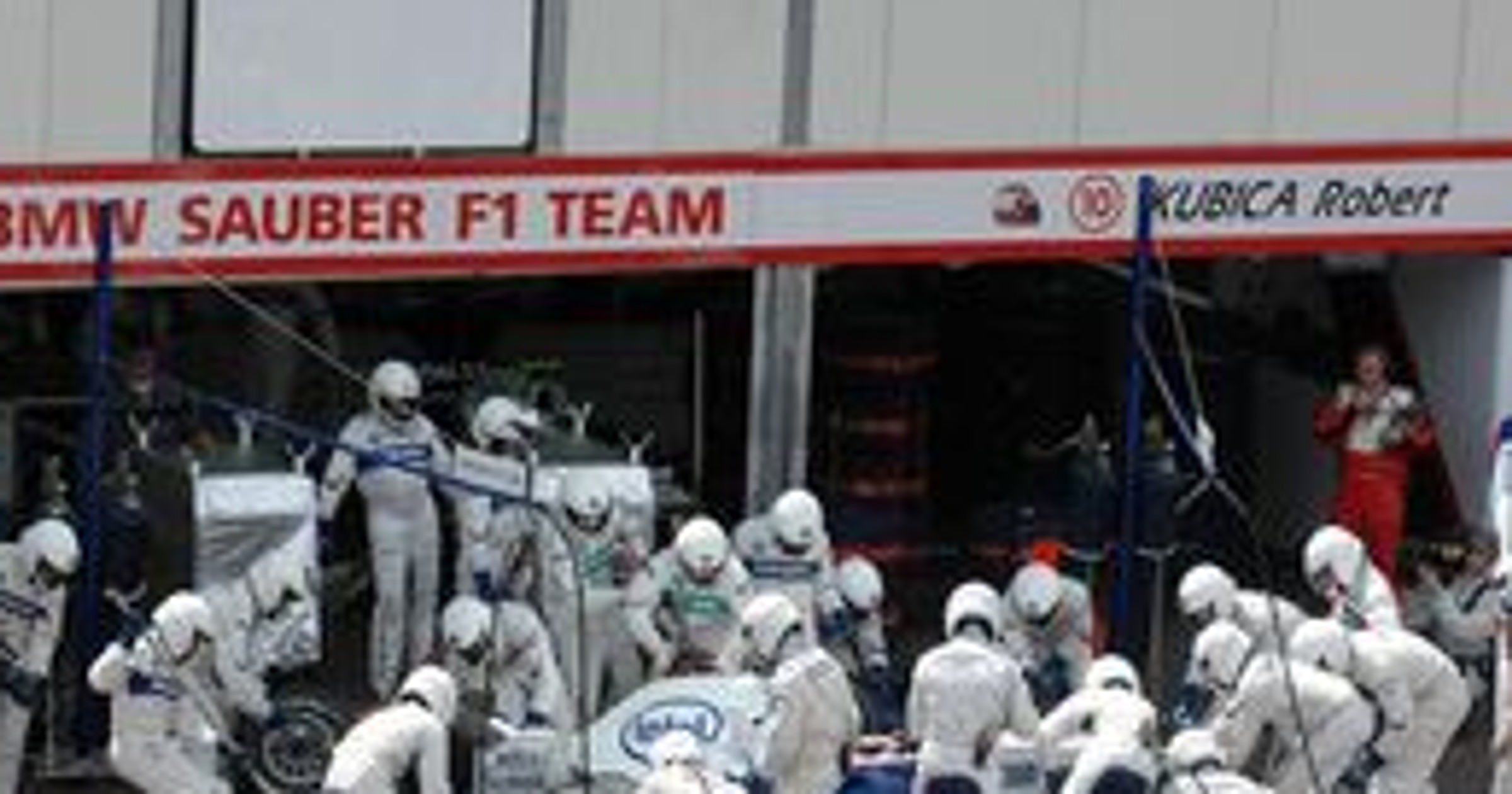 Grand Prix Kanady 2007: którą drogę wybrać - zastanawia się Robert
