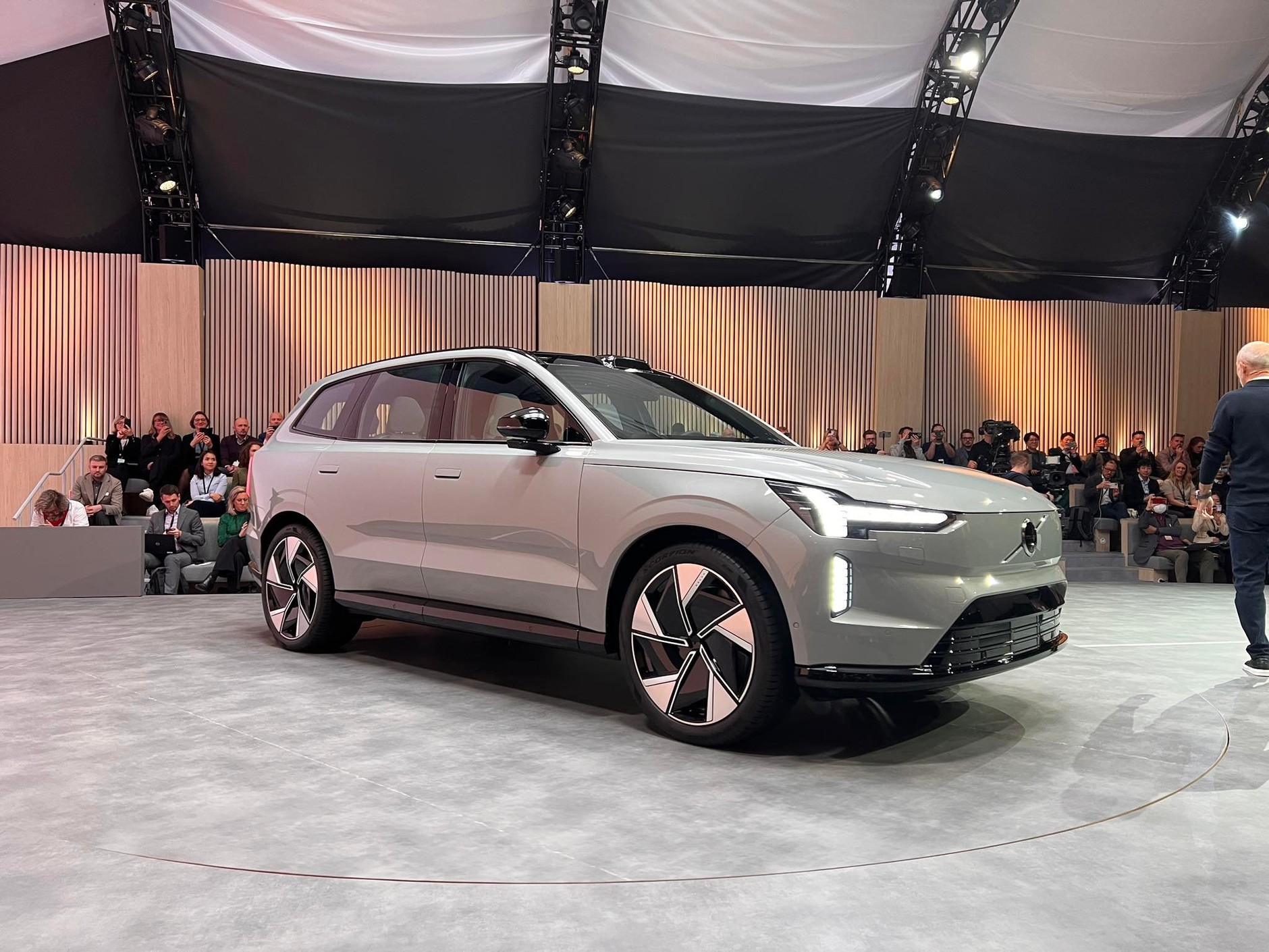 Volvo EX90