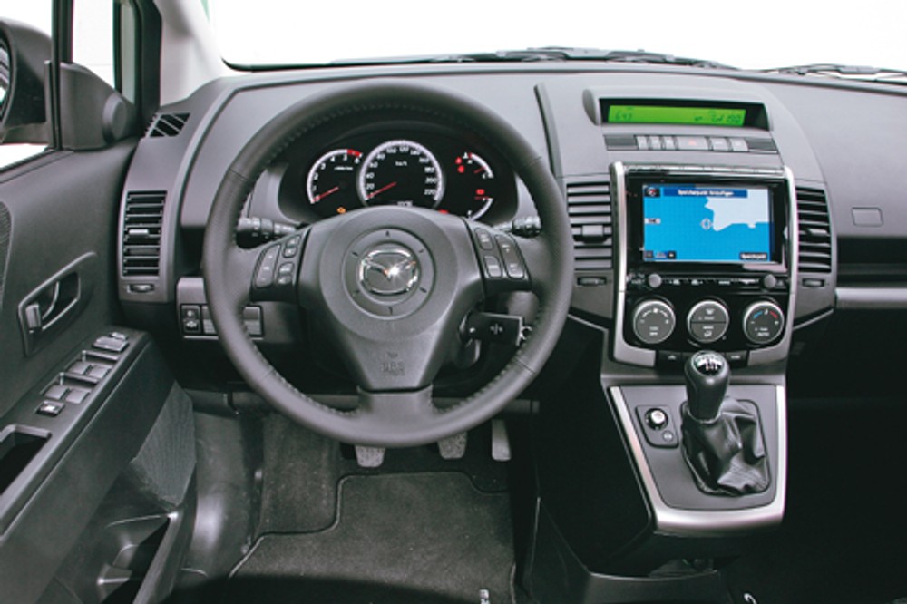 Cztery minivany z silnikami diesla