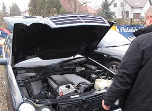 Kupno Mercedesa W210: zobacz, jak nie wejść na minę