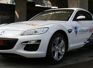 Mazda RX-8 Hydrogen RE: woda zamiast... spalin!