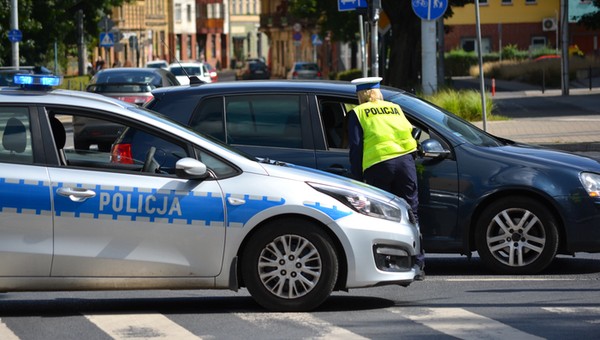 Utrata prawa jazdy i zakaz prowadzenia pojazdu za... wykroczenie. Kierowcy tego nie wiedzą