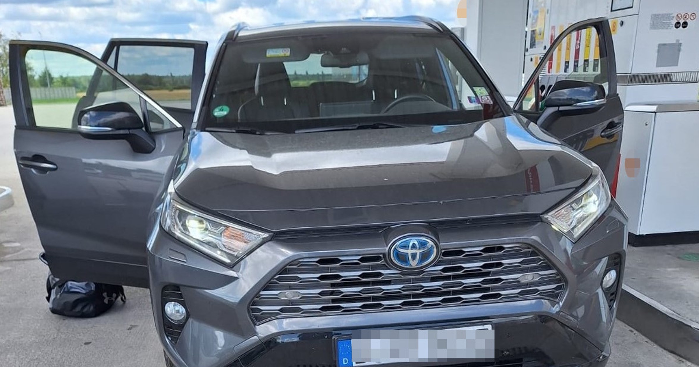 Toyota RAV4 odzyskana przez Straż Graniczną ze Świecka