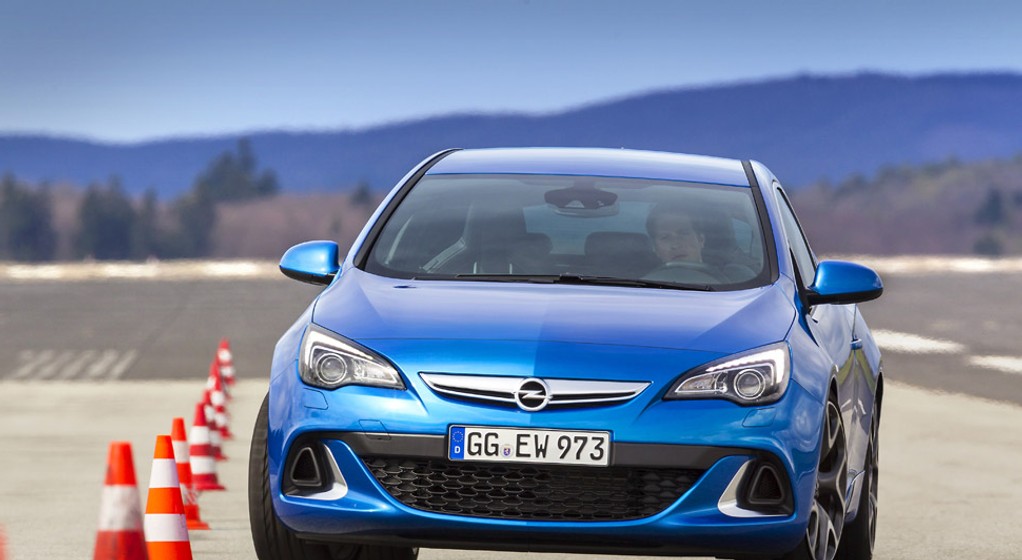 Opel Astra OPC: Golf GTI może się bać