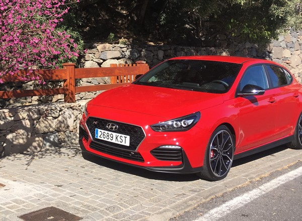 Hyundai i30 Fastback N – elegancki, mocny i praktyczny