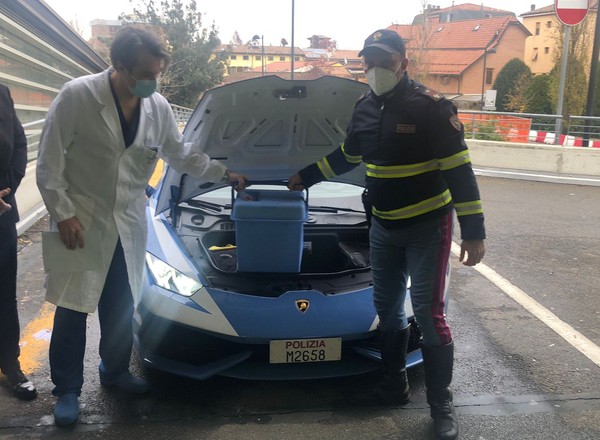 Policyjne Lamborghini uratowało dwa życia. Tu liczyła się wysoka prędkość
