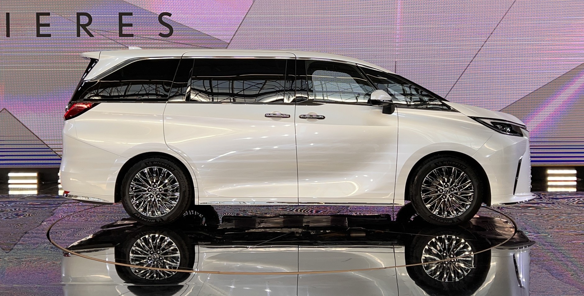 Lexus LM (druga generacja; od 2023 r.)