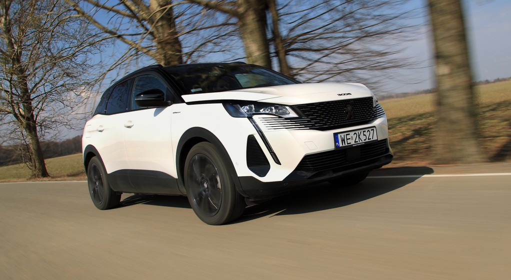 PEUGEOT 3008 HYBRID4 300 e-EAT8
