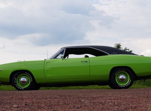 Dodge Charger 1968 - zielone auto złych