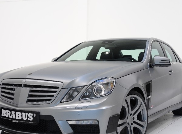 Mercedes E63 AMG - 555 KM od Brabusa (galeria)