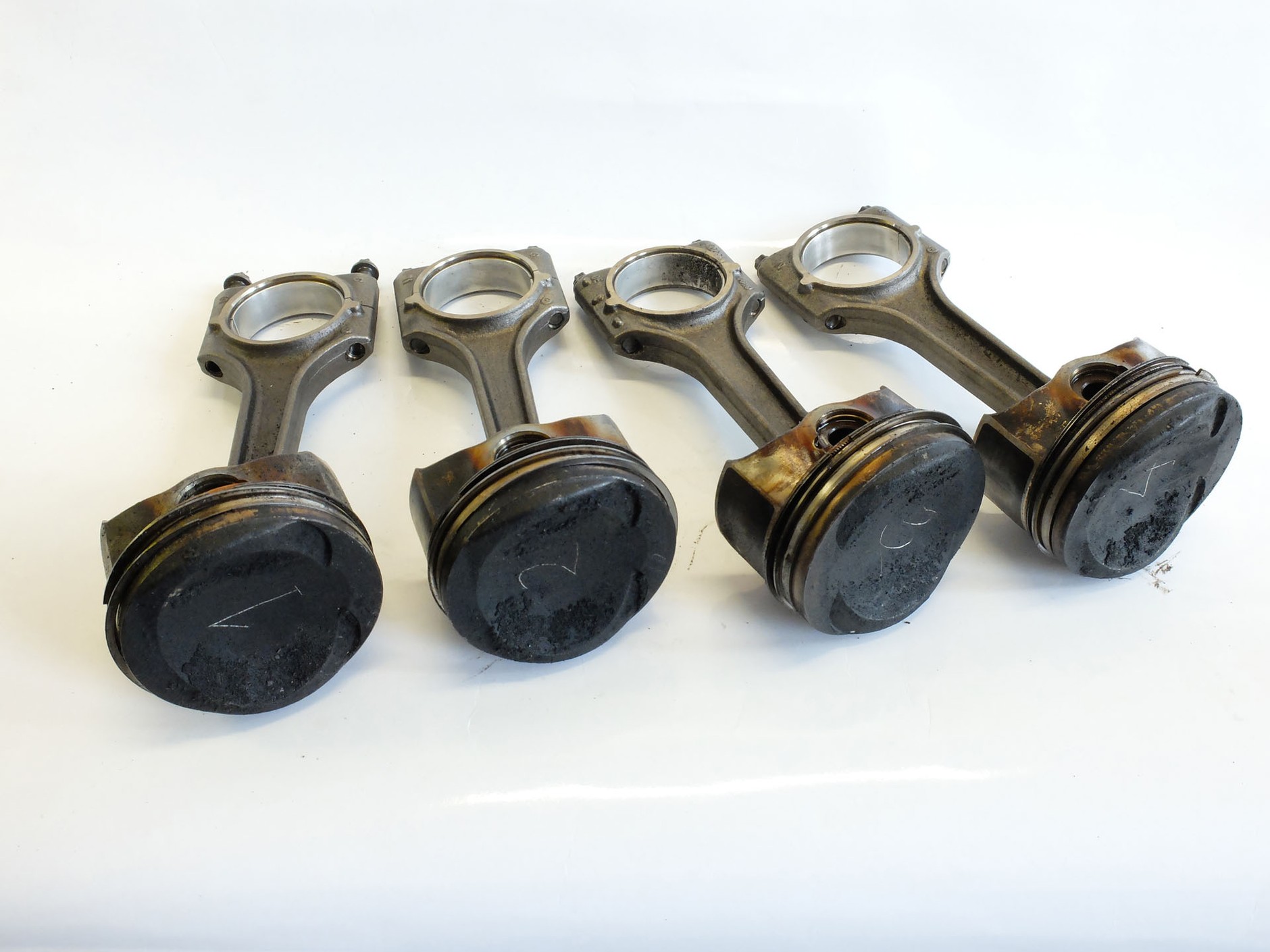 Pierścienie tłokowe, zużyte gładzie