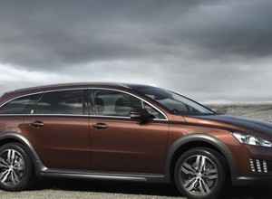 Peugeot 508 RXH blisko premiery