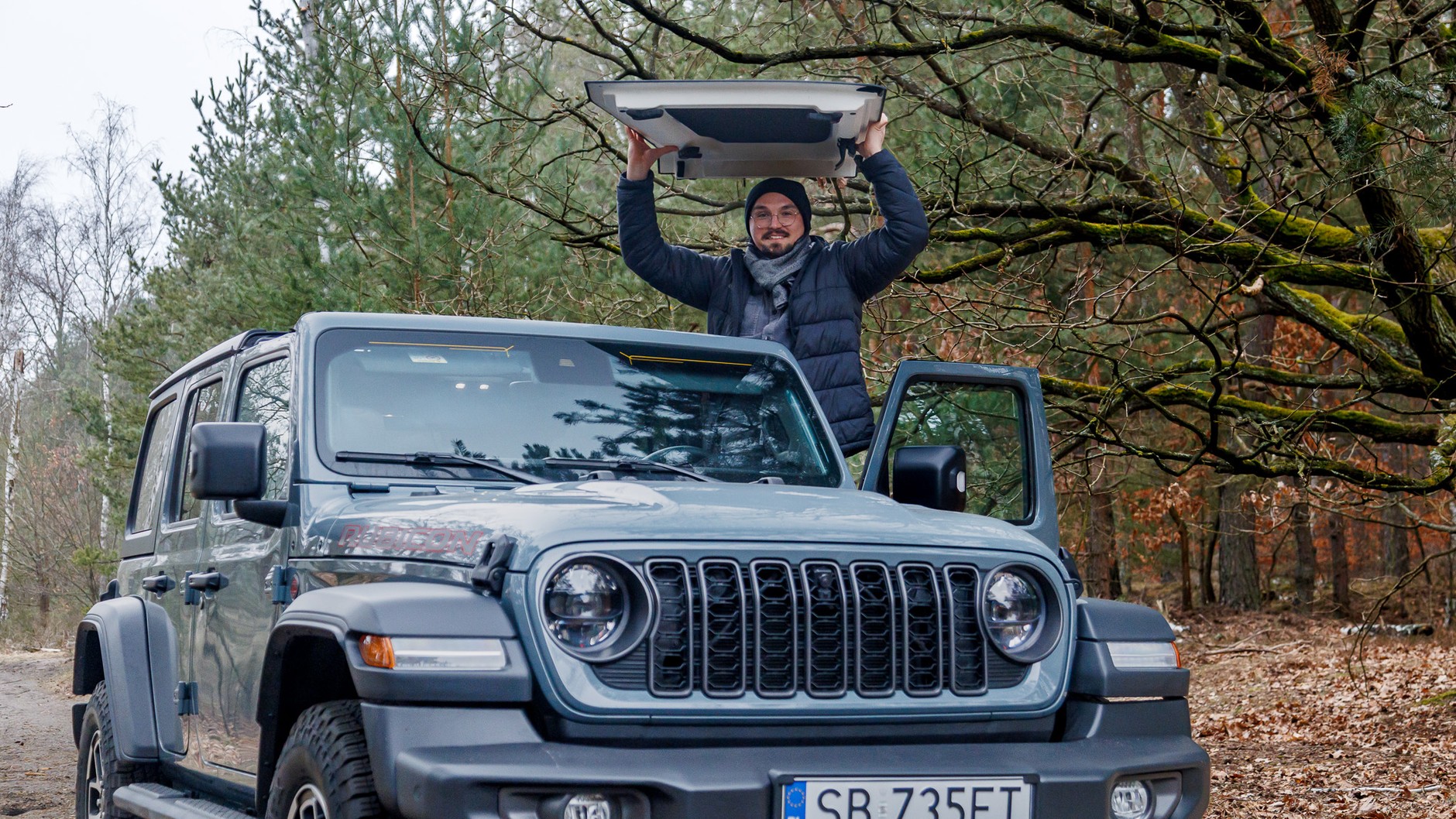 Zwłaszcza przednie moduły dachu zdejmuje się w parę sekund