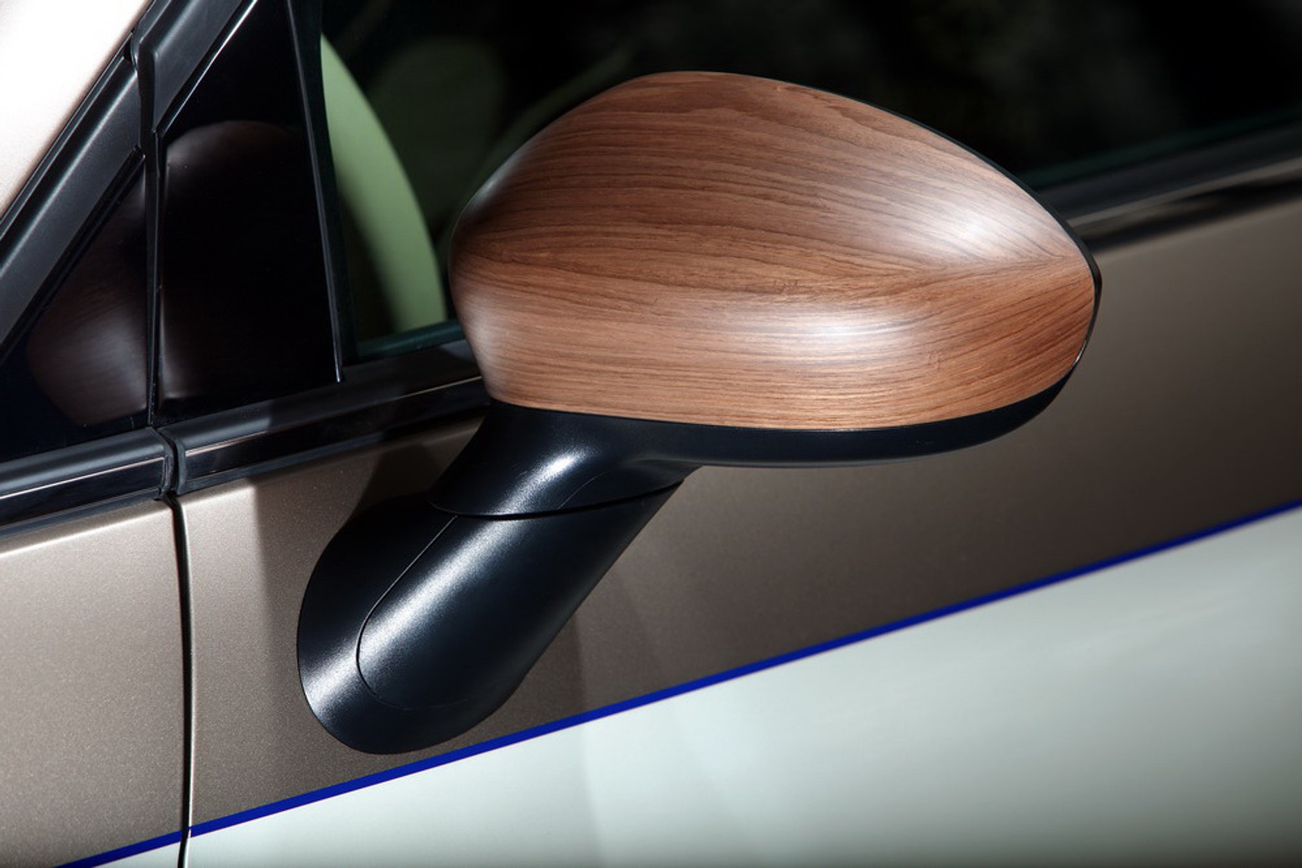 Fiat 500 CC Sassicaia w skórzanym okryciu