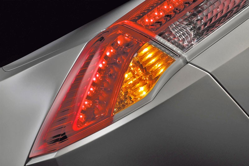 Nowy Renault Laguna – zaskakujący design (pierwsze zdjęcia)