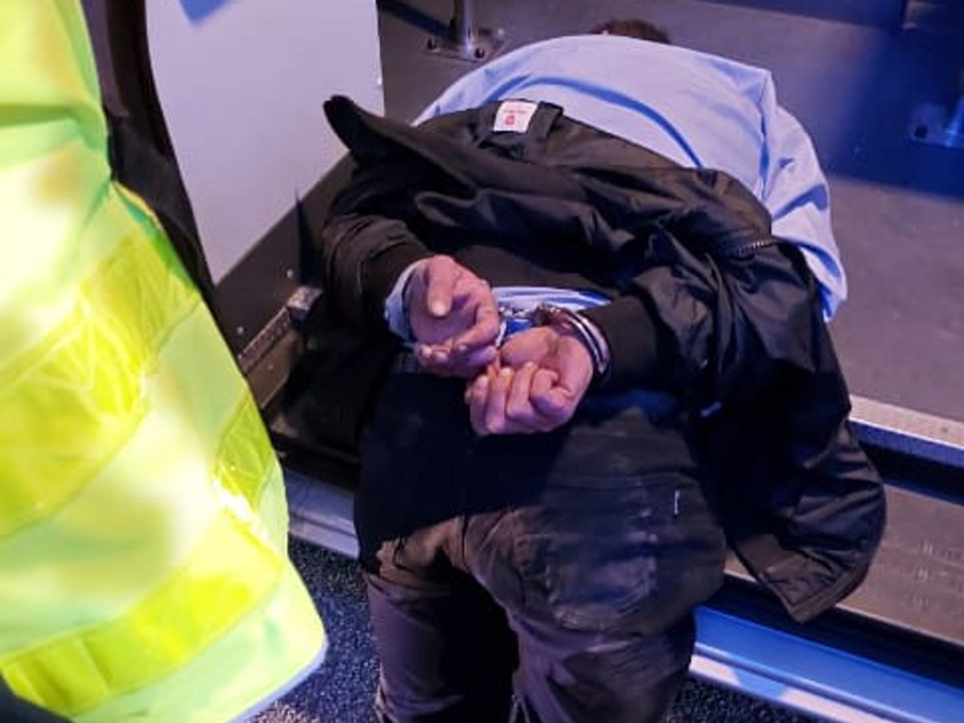 Mężczyzna wymachiwał bagnetami na trasie WZ