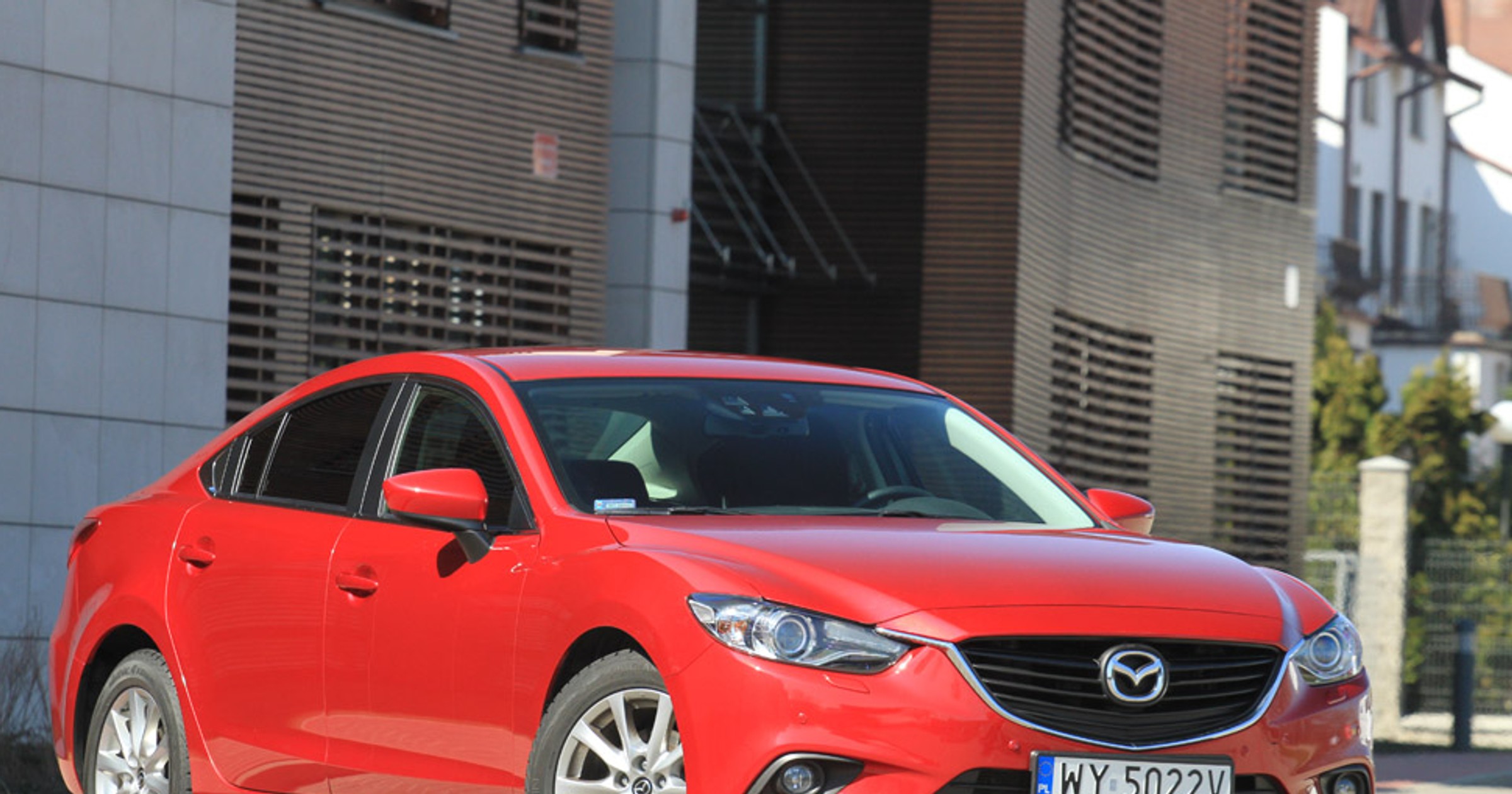 Test Mazdy 6 2.0 Skyactiv-G: czy sportowy sedan może być też komfortowy