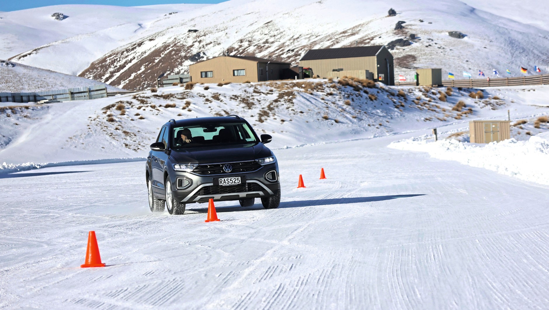 Test opon całorocznych do SUV-ów 2025
