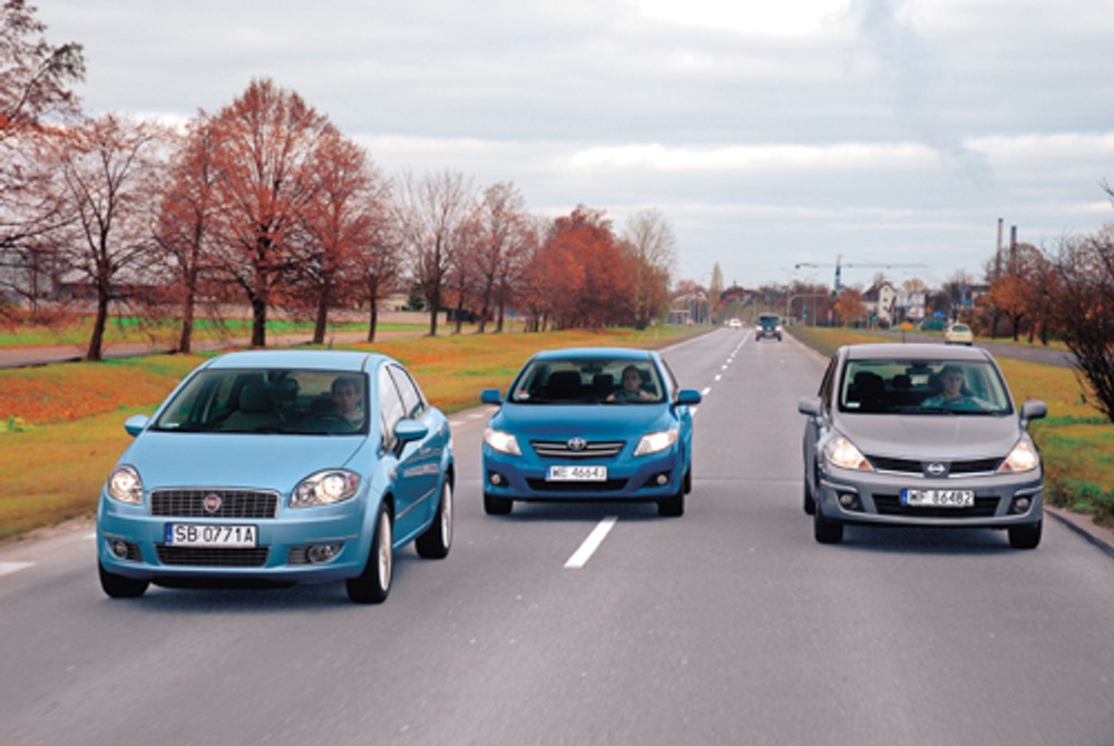 Fiat Linea, Toyota Corolla, Nissan Tiida - Nowi wśród sedanów