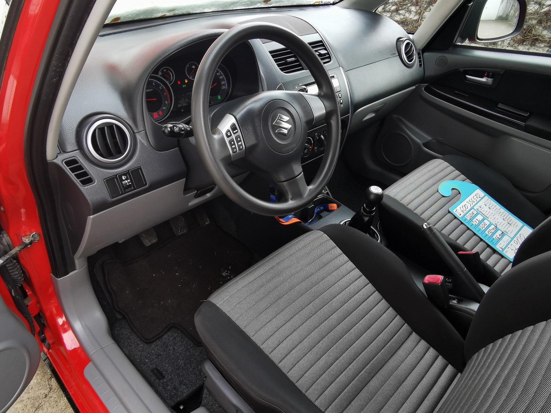 Suzuki SX4 z ogłoszenia: rocznik 2012, 190 tys. km przebiegu, napęd 4x4