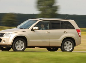 Suzuki Grand Vitara: SUV, co się terenu nie boi