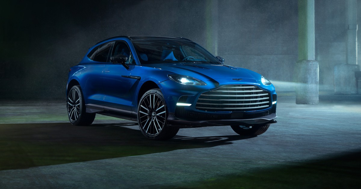 Aston Martin DBX707