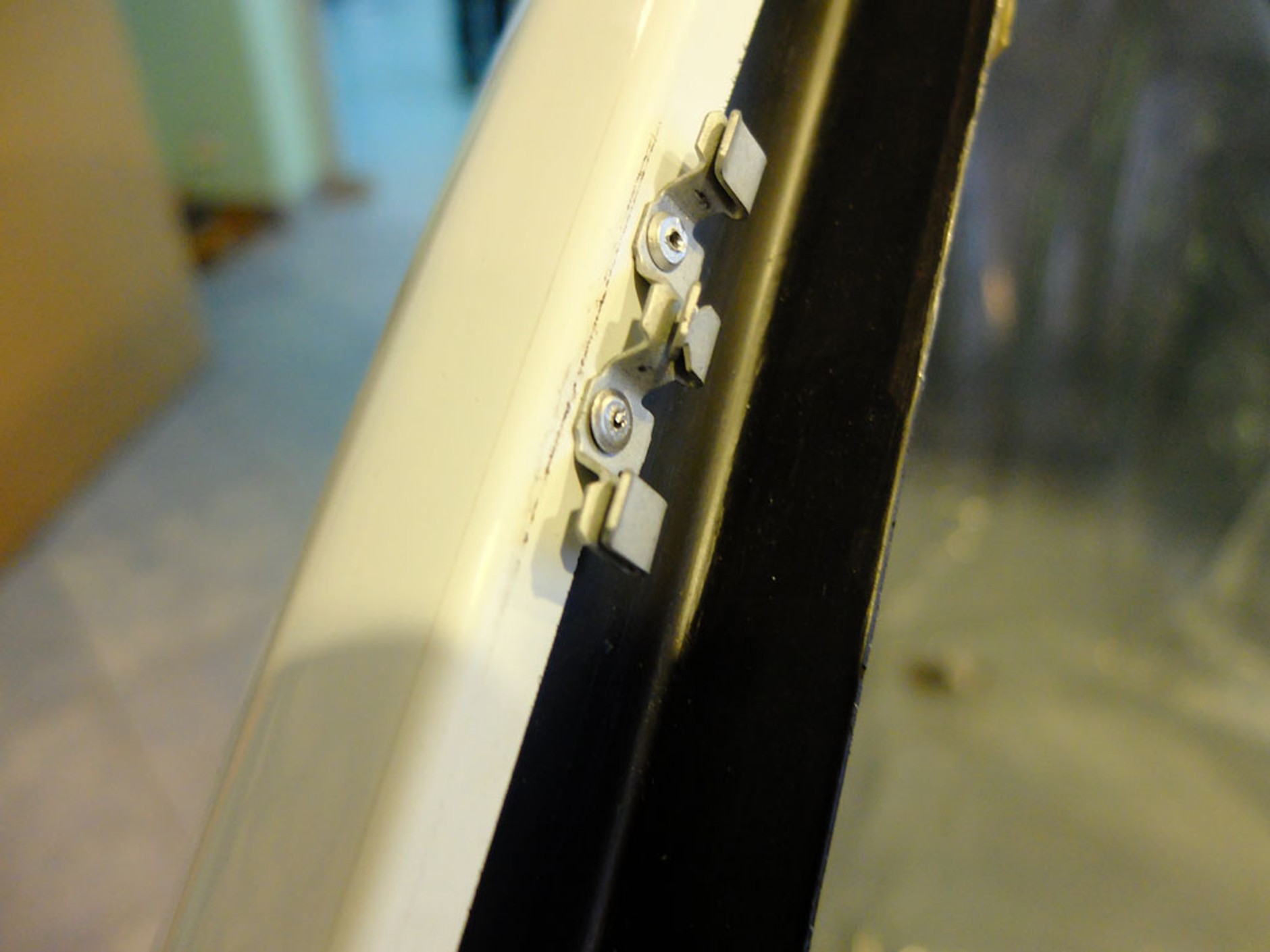 Przednia szyba: wymienić czy naprawiać?