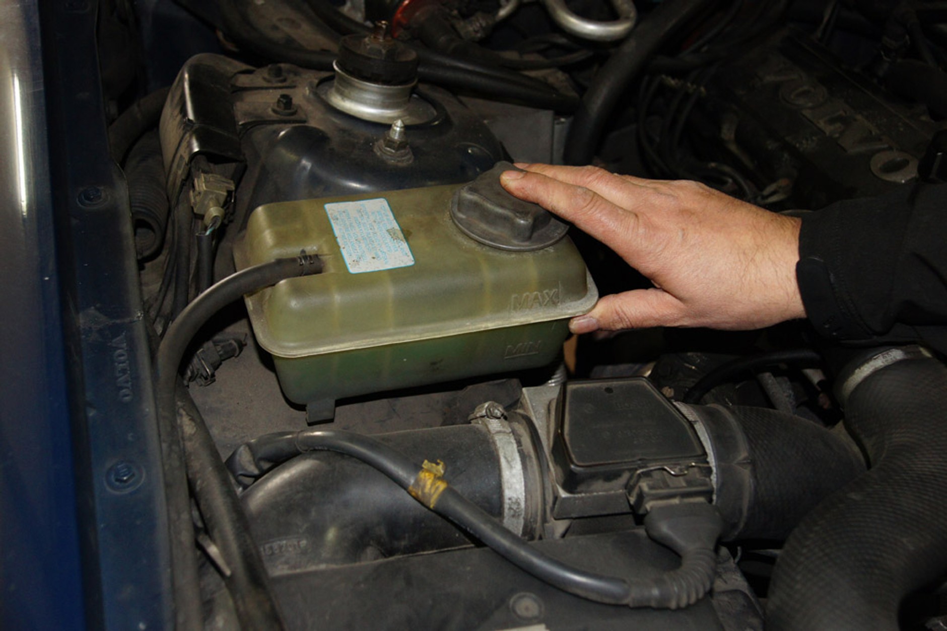 Jak jeździć taniej? Naprawy, które wykonasz sam