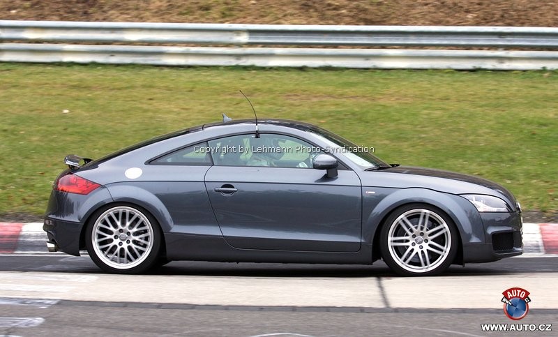 Zdjęcia szpiegowskie: Audi TT RS bez maskowania krążące po torze