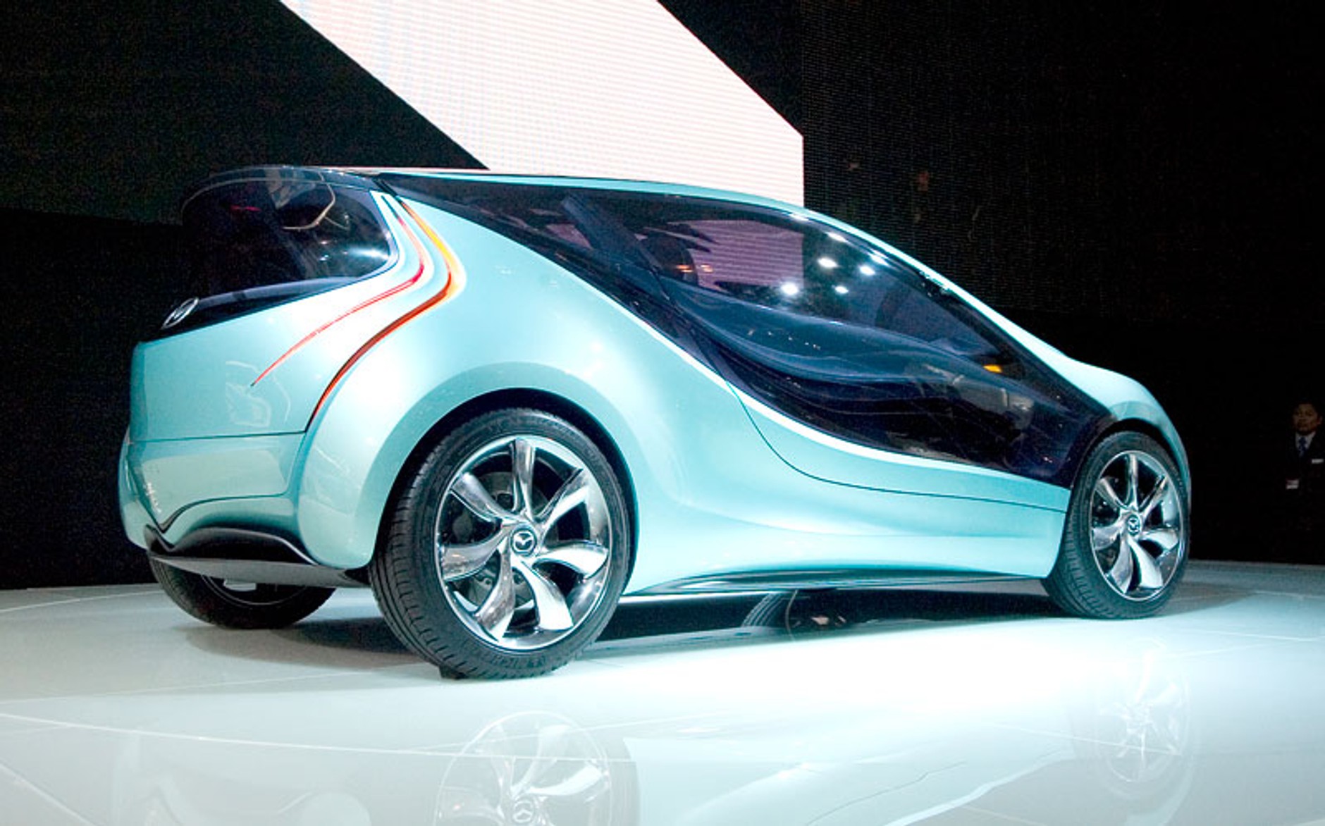 Tokio 2009: zero emisji, Celica powraca, elektryczne 4x4 (fotogaleria)