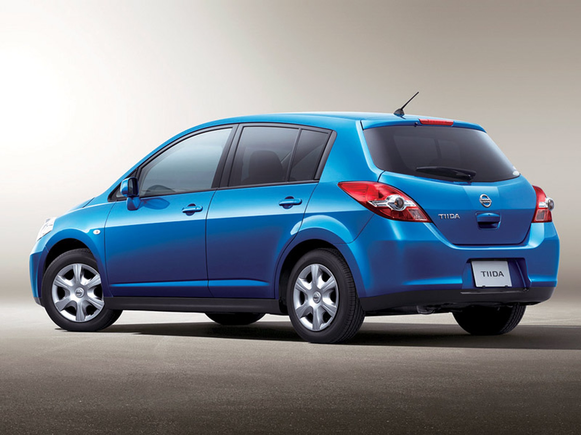 Nissan Tiida – odmłodzony model na rynek japoński