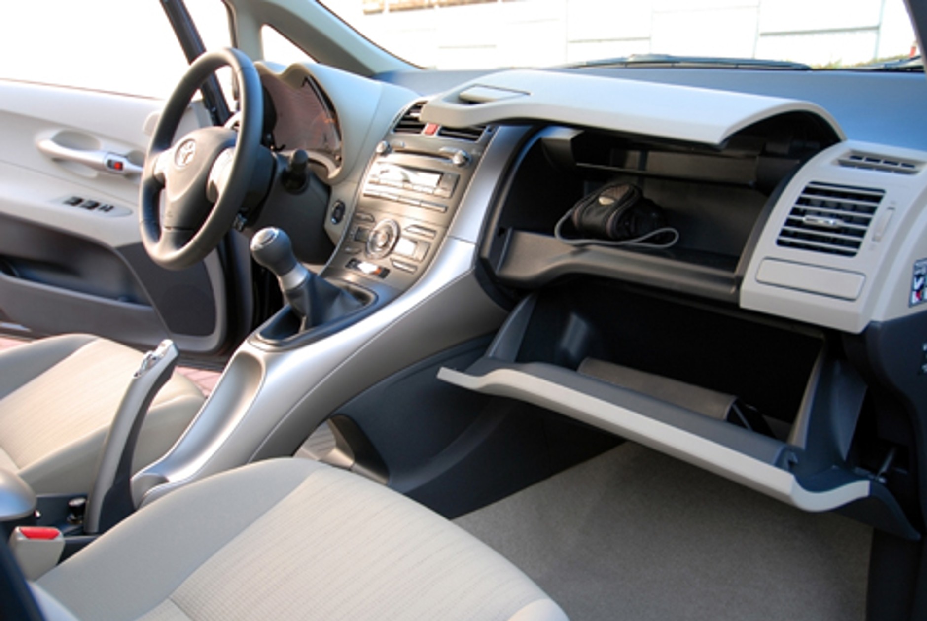 Toyota Auris 1.6 Prestige - Niewierny tradycji