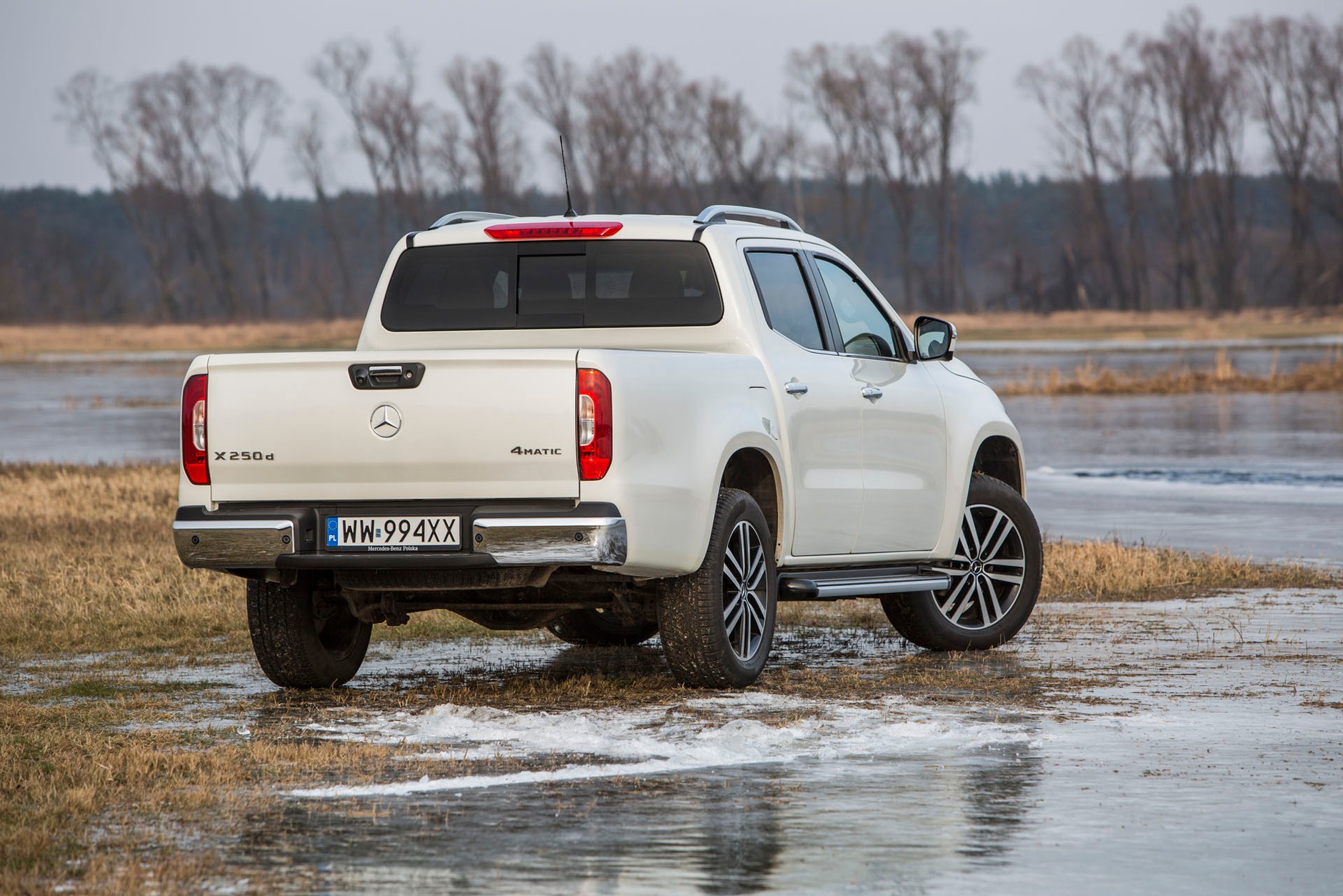 Mercedes X 250 d 4Matic - Nissan posmarowany Mercedesem