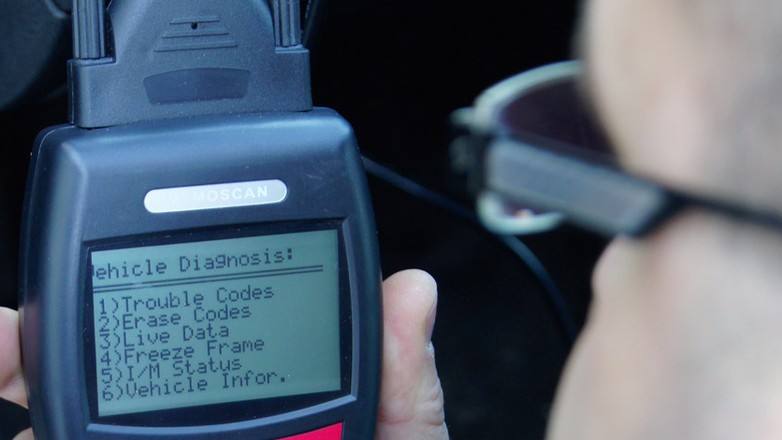 Kasowanie błędów: sprawdzamy, czy warto zainwestować w tester diagnostyczny?