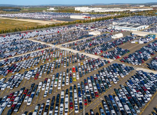 W Czechach Toyota stworzyła mega hub. Auta będą  szybciej trafiały do klientów