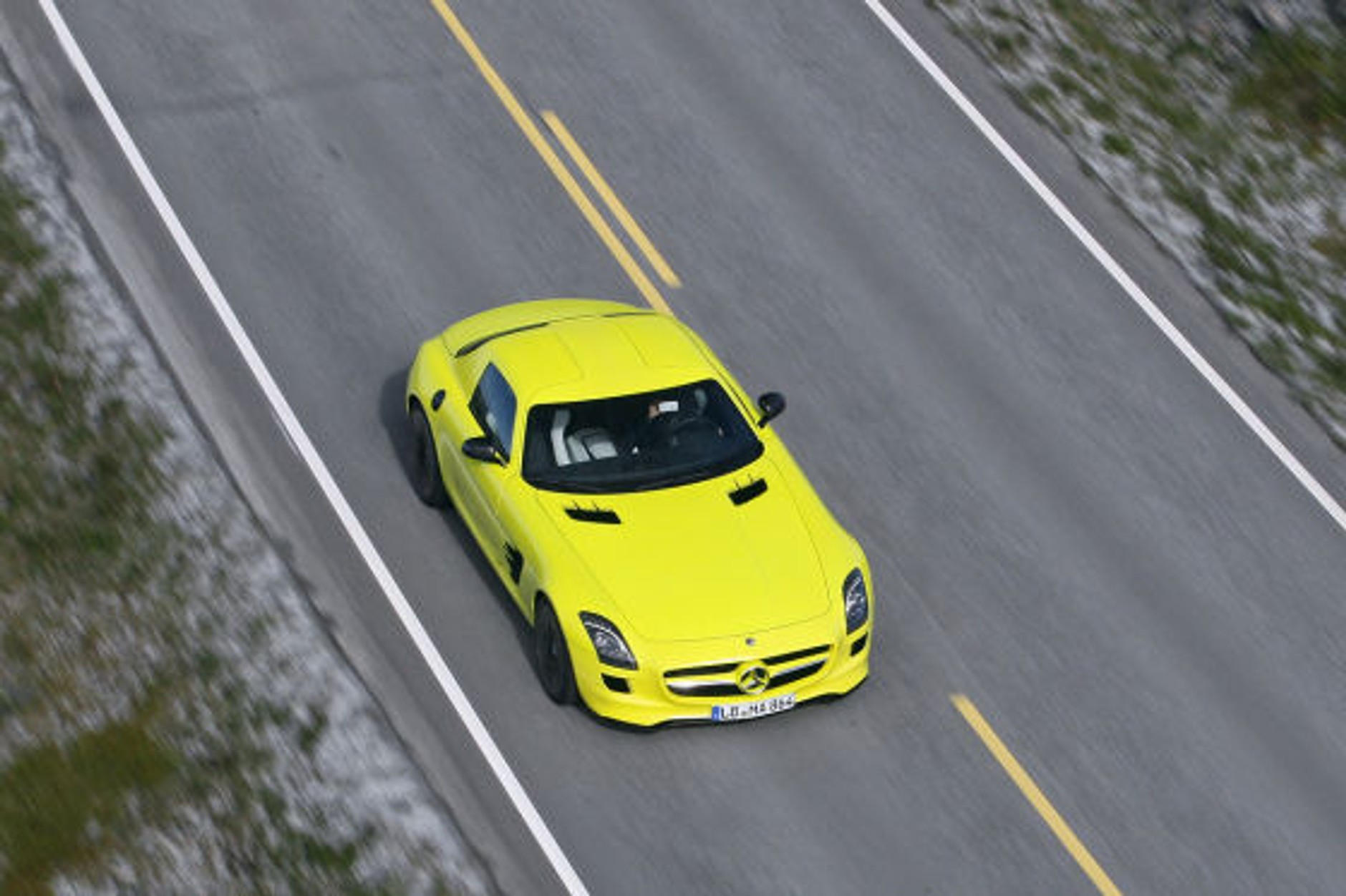 Mercedes SLS pod napięciem