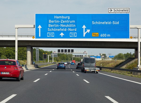 Niemieckie autostrady - czy faktycznie wszyscy jadą tam 200 km/h?