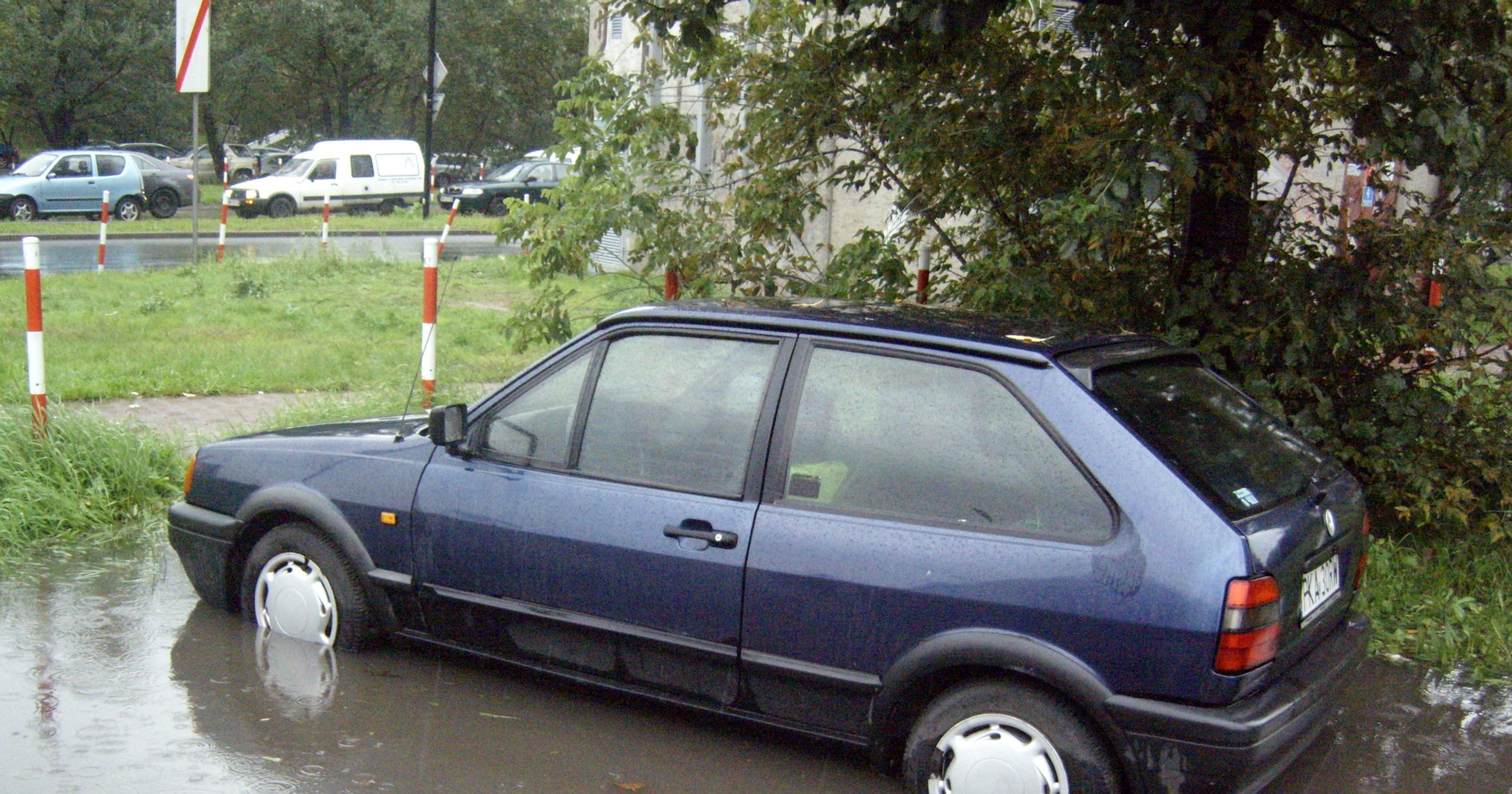 Warszawa znów zalana, utrudnienia na drogach