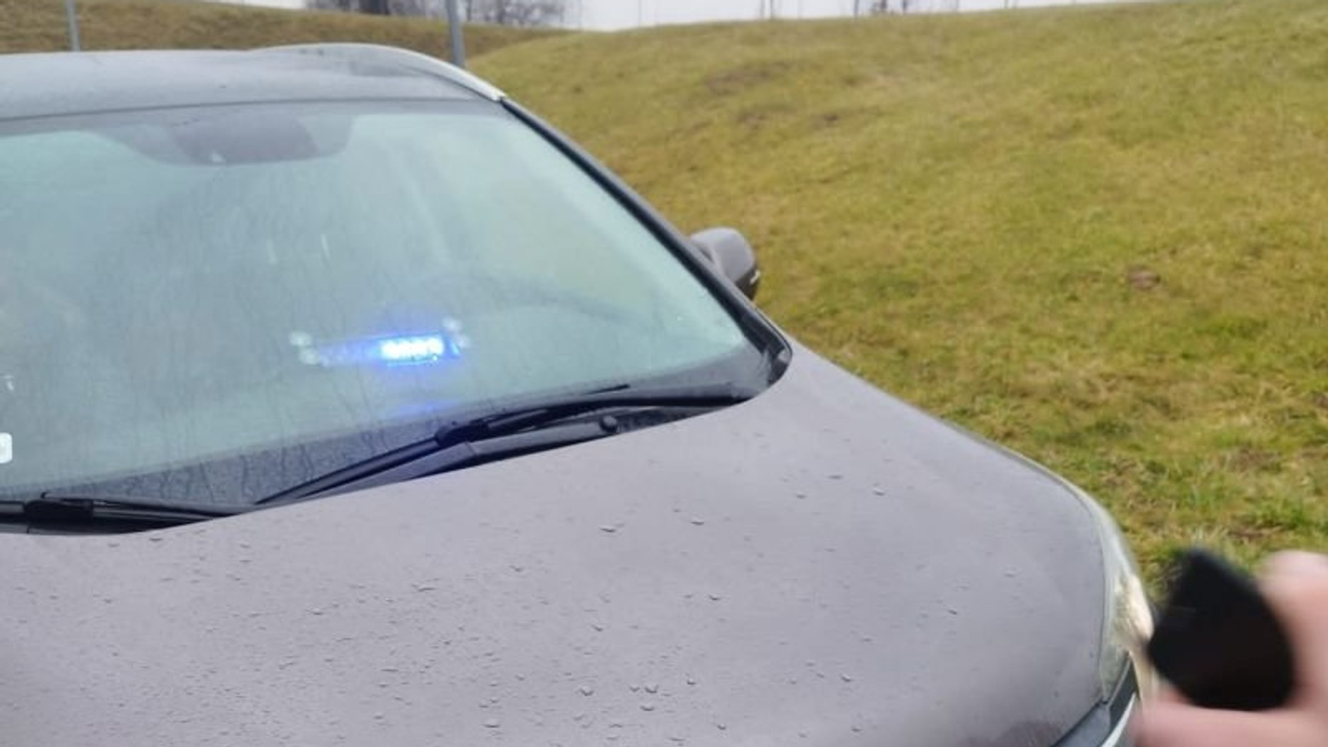 Kierowca Hondy udawał radiowóz. Trafił na prawdziwy