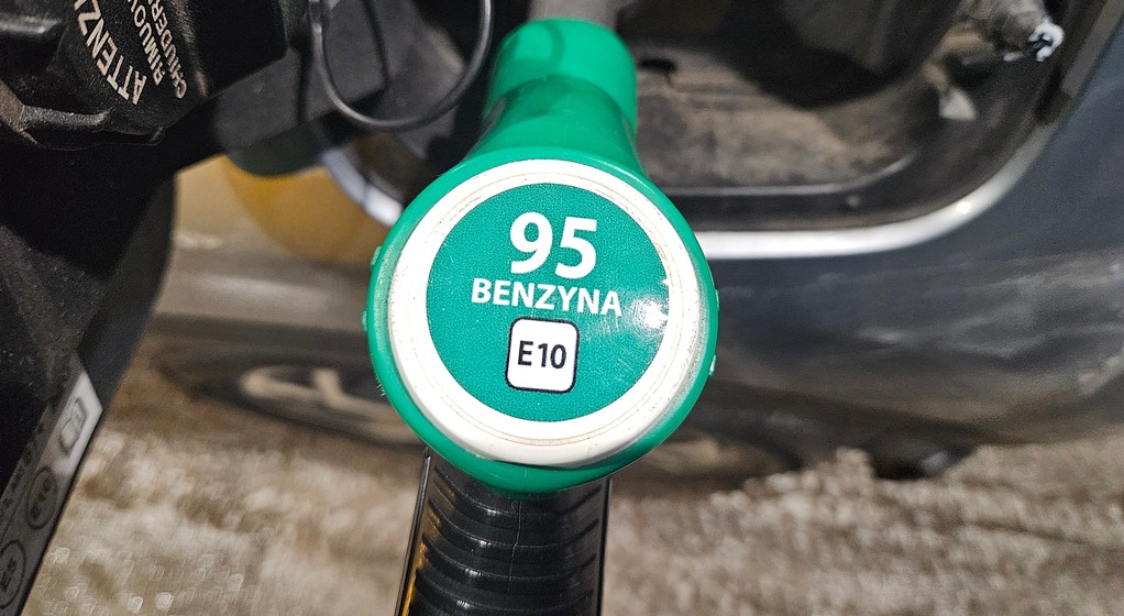 Tankowanie, benzyna E10
