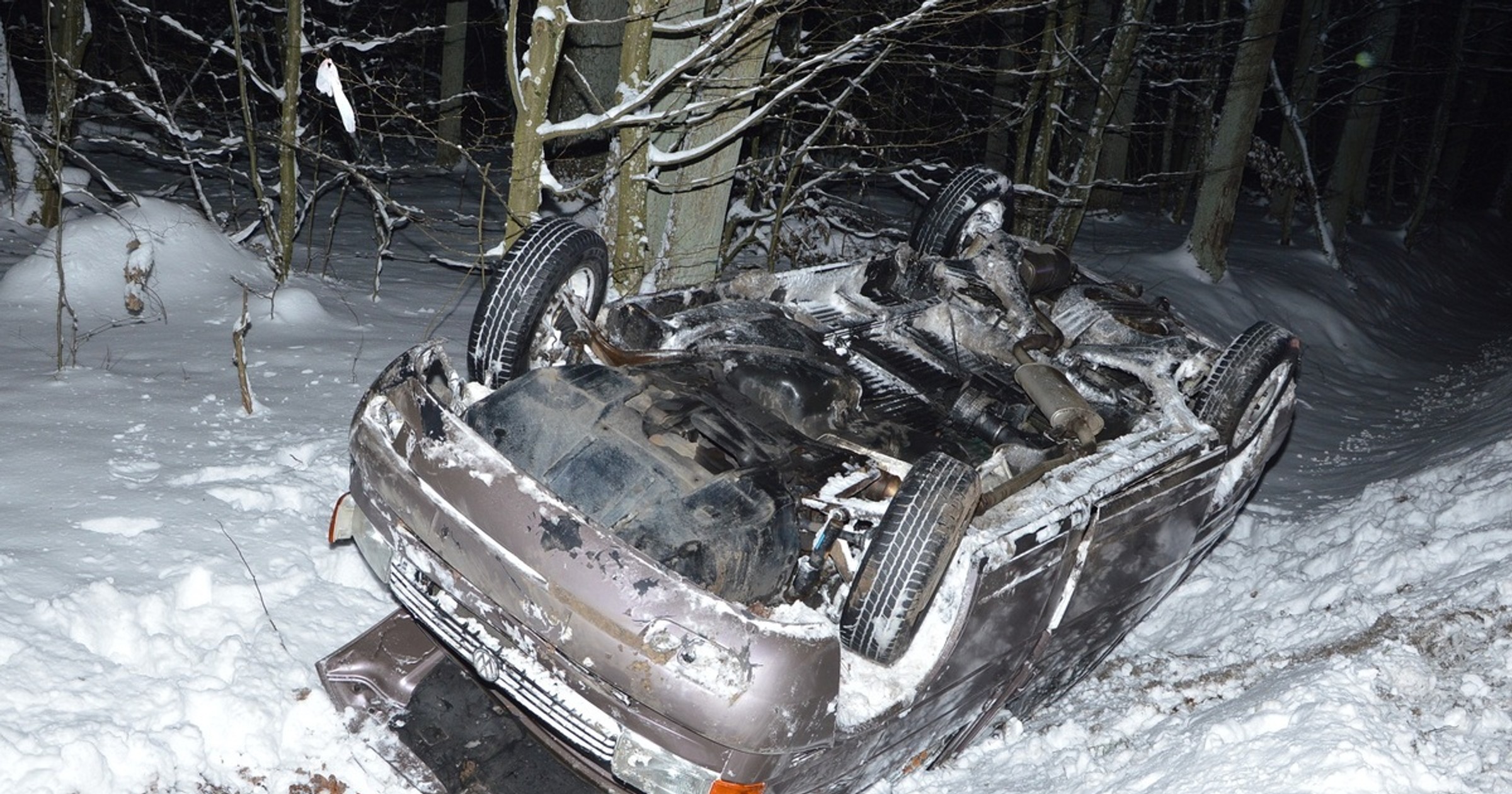 Wypadek na drodze wojewódzkiej W-813. Kierowca stracił panowanie nad pojazdem