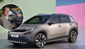Skoda Epiq (wersja prototypowa) i prezes Skody Klaus Zellmer