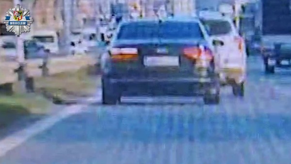 Kierowca audi pędził po obwodnicy i jechał na zderzaku. "Spieszył się na budowę" [WIDEO]