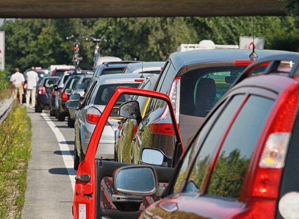 Gigantyczne korki na niemieckich drogach. Kierowcy stracili ponad 333 tys. godz. i mln euro