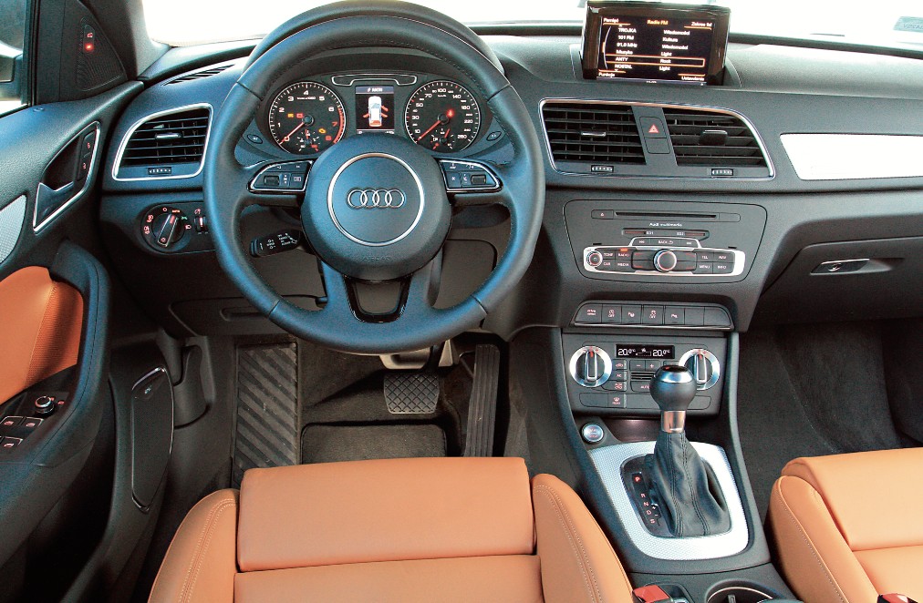 Bardzo prosta obsługa to ogromna zaleta Q3, ale miłośnicy tabletów i cyfrowych zegarów nie będą tu szczęśliwi