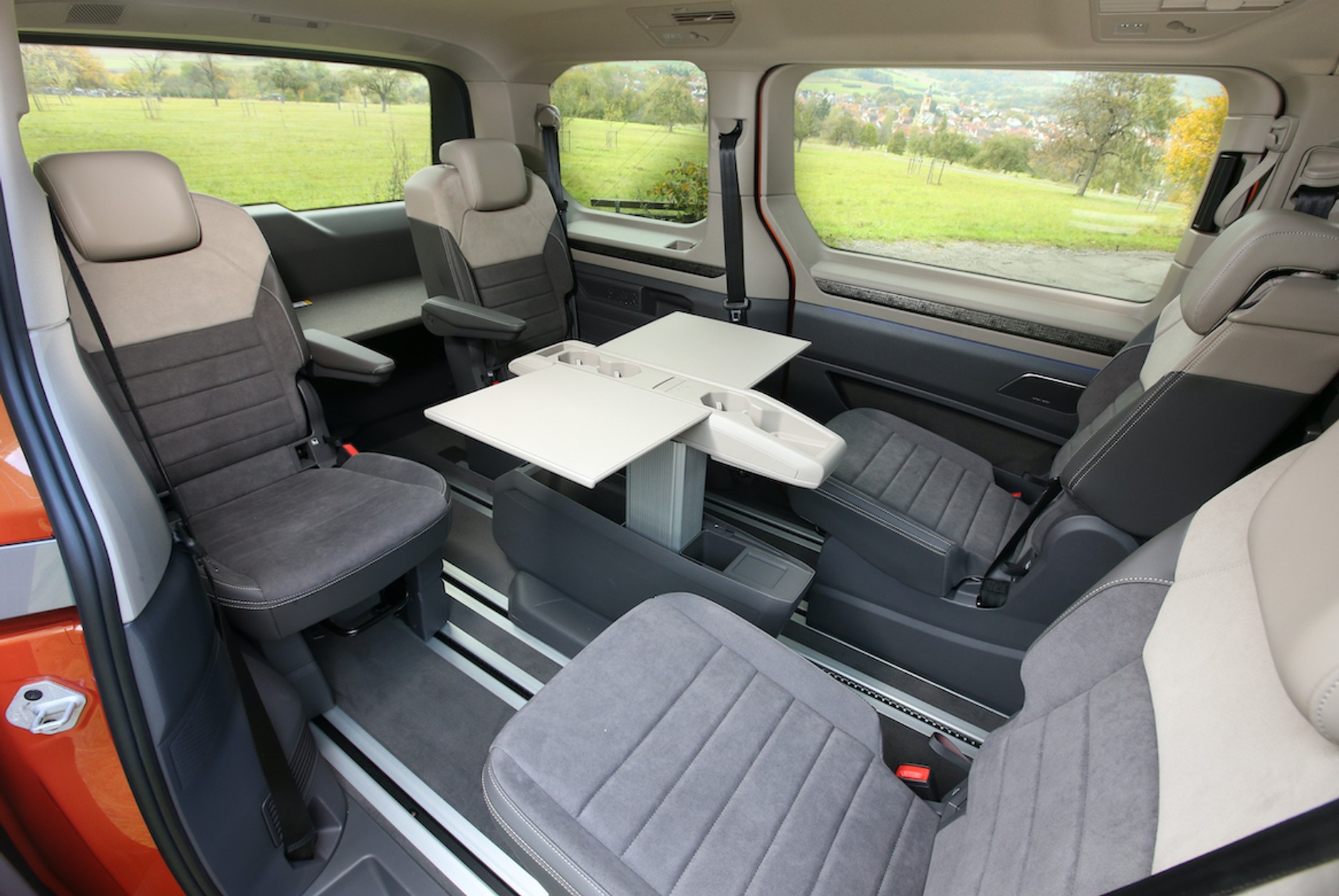 Volkswagen Multivan 2021 I generacja na płycie MQB