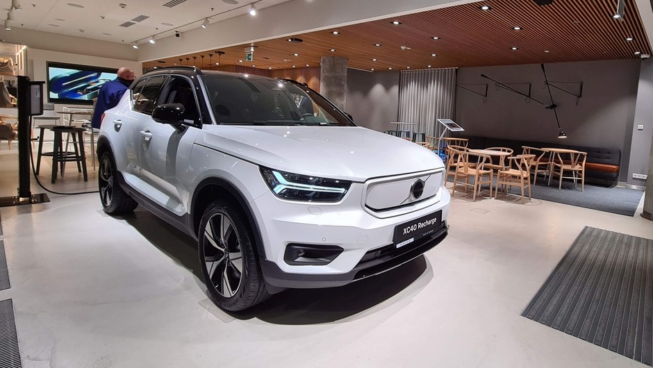 Google Android Automotive w Volvo XC40 Recharge