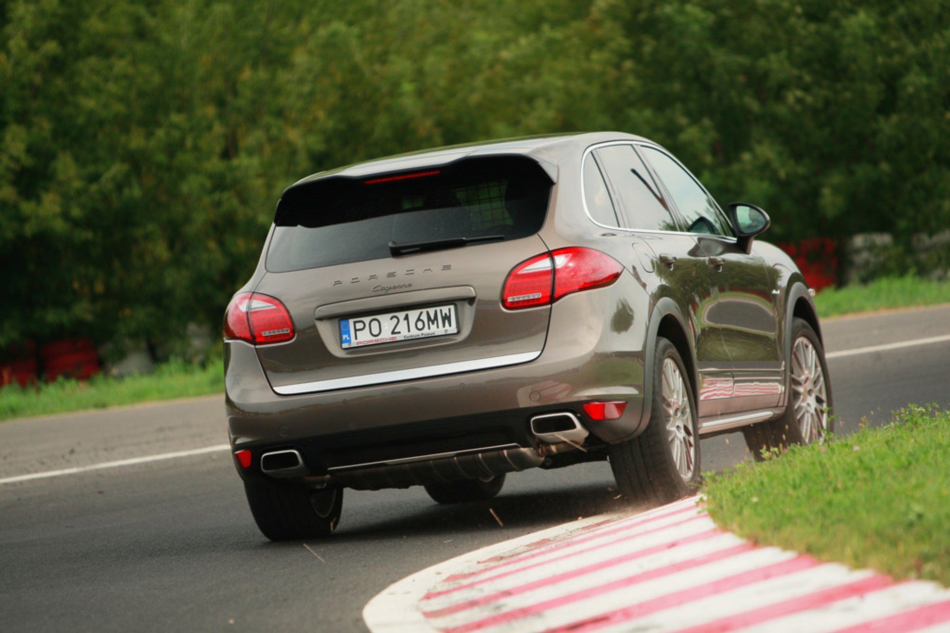 Porsche Cayenne Diesel: Nowa twarz, znajomy diesel