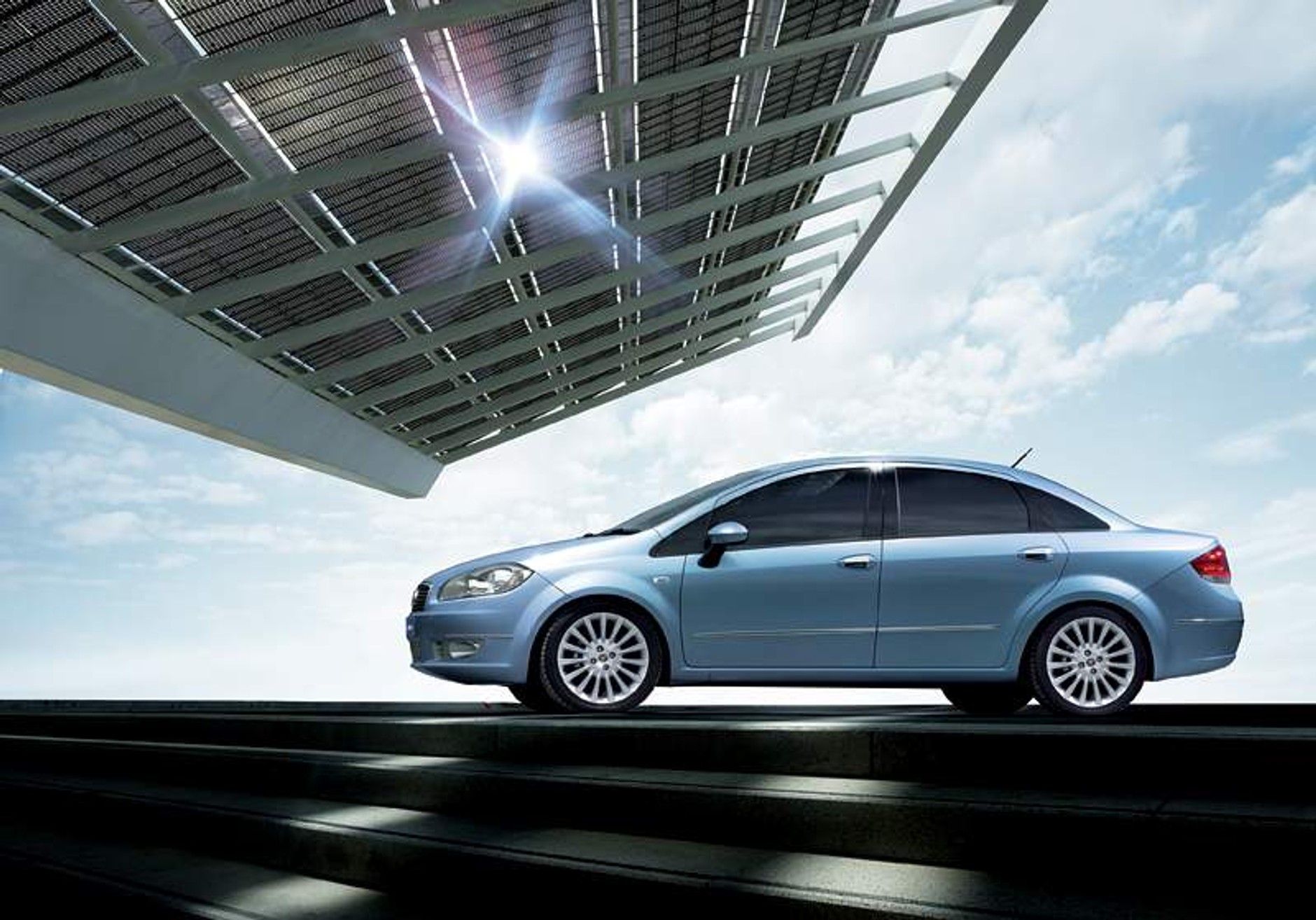 Fiat Linea: debiut rynkowy  nowego światowego modelu